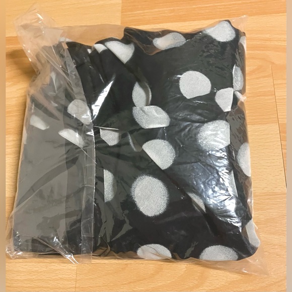 Mango Black/White Polka Dot Wrap Dress:
Size 6 - Picture 6 of 7